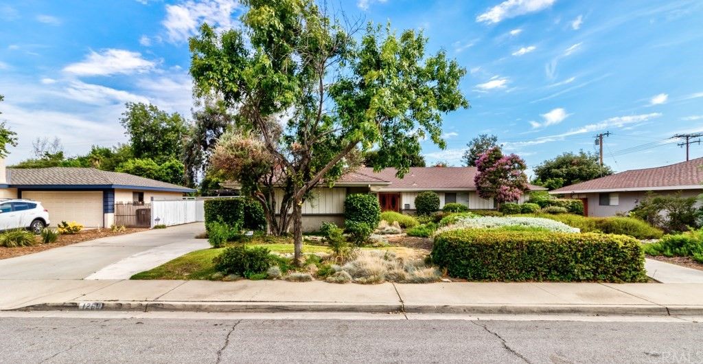 Main Photo: 1268 Hillsdale Drive in Claremont: Residential for sale (683 - Claremont)  : MLS®# TR19179885