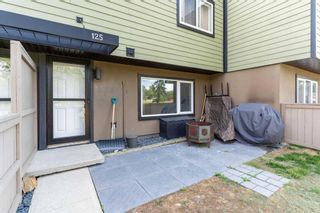 Photo 2: 125 3809 45 Street SW in Calgary: Glenbrook Row/Townhouse for sale : MLS®# A2069341