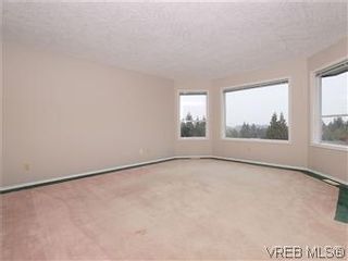Photo 4: 3334 Haida Dr in VICTORIA: Co Triangle House for sale (Colwood)  : MLS®# 595040