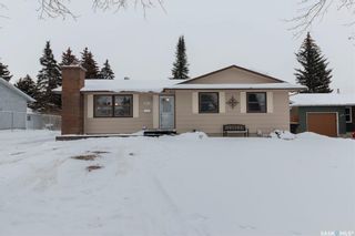 Main Photo: 118 Nahanni Drive in Saskatoon: River Heights SA Residential for sale : MLS®# SK913987