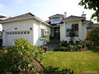Photo 1: 920 Eastwicke Cres in COMOX: CV Comox (Town of) House for sale (Comox Valley)  : MLS®# 504056