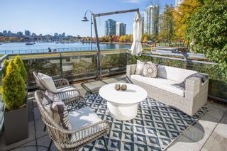Photo 5: TH109 1383 MARINASIDE Crescent in Vancouver: Yaletown Townhouse for sale in "THE COLUMBUS" (Vancouver West)  : MLS®# R2760615