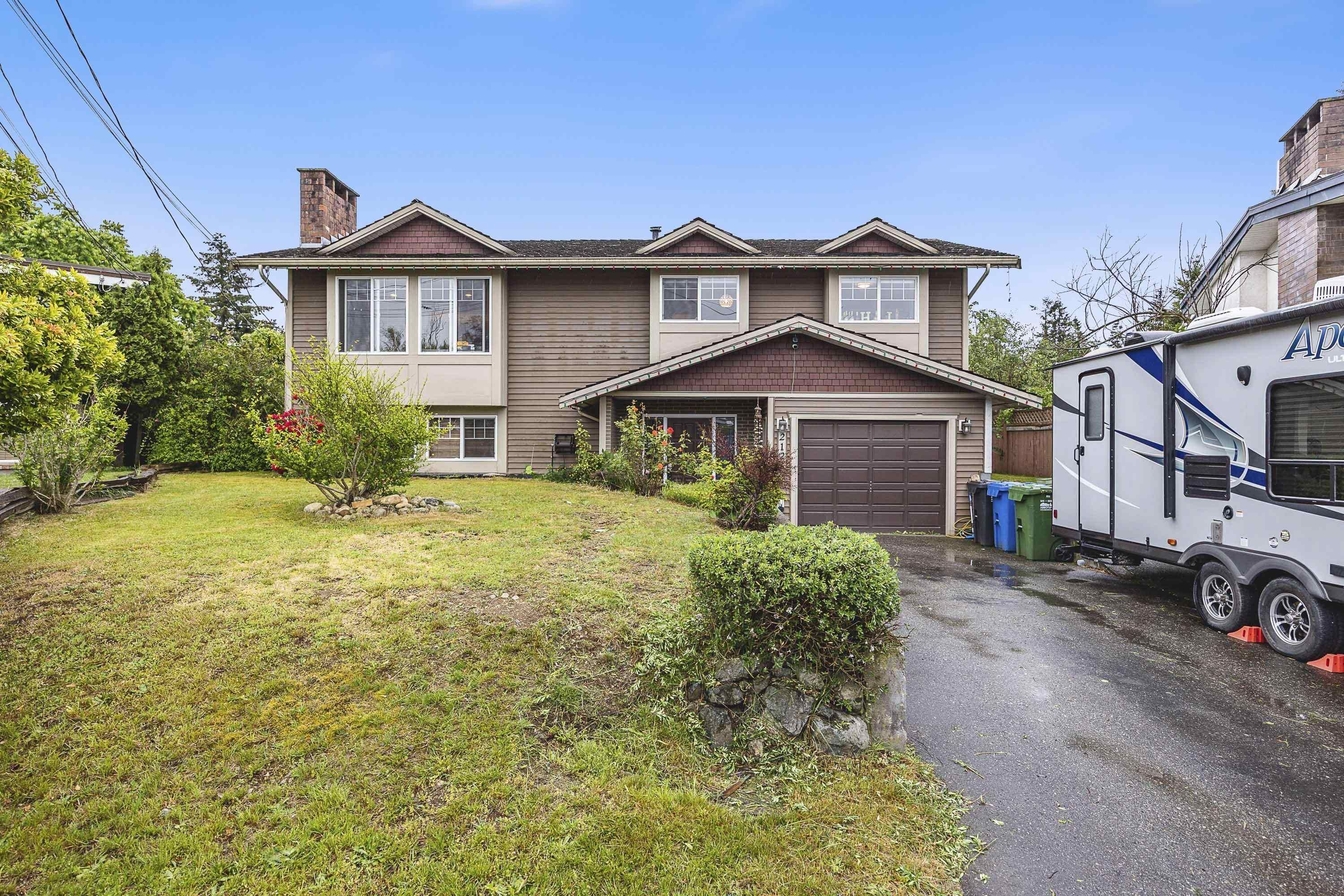 Main Photo: 2123 CHATEAU Place in Abbotsford: Abbotsford West House for sale : MLS®# R2779725