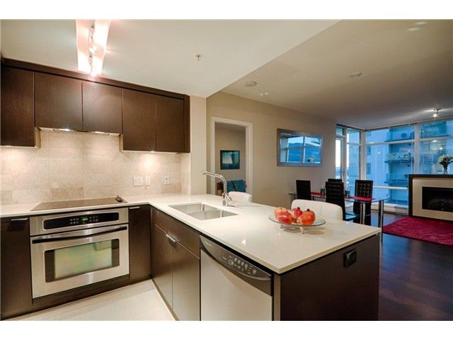 Main Photo: # 1207 158 W 13TH ST in North Vancouver: Central Lonsdale Condo for sale : MLS®# V1086786