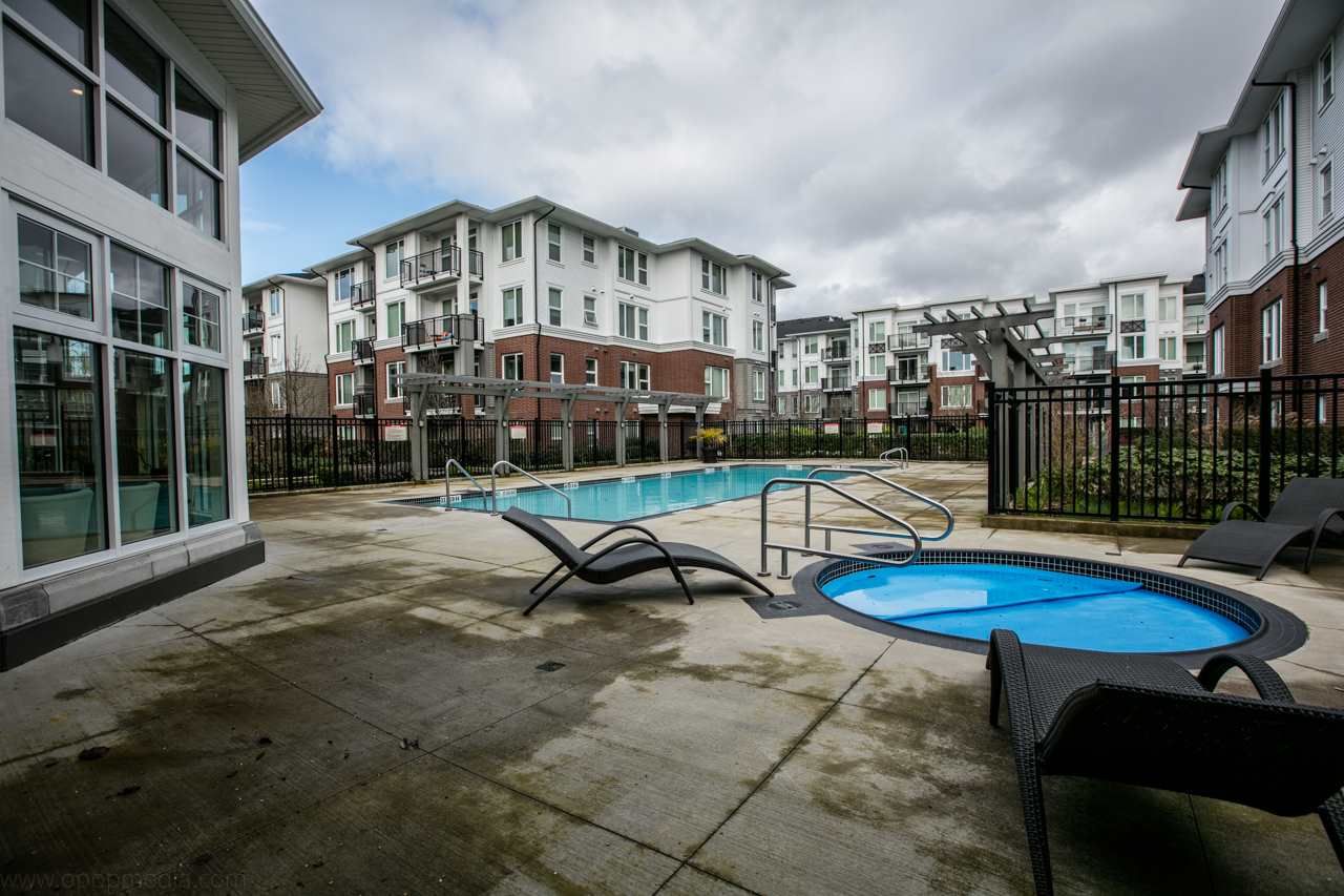 Photo 18: Photos: 156 9388 MCKIM Way in Richmond: West Cambie Condo for sale in "MAYFAIR PLACE" : MLS®# R2040447