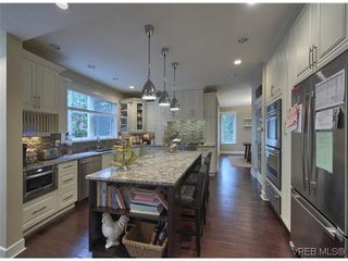 Photo 1: 710 Red Cedar Crt in VICTORIA: Hi Western Highlands House for sale (Highlands)  : MLS®# 629674
