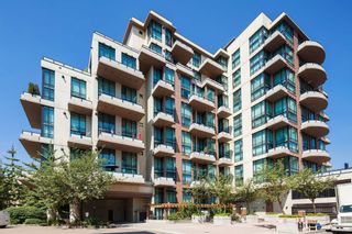 Photo 1: 208 10 RENAISSANCE Square in New Westminster: Quay Condo for sale in "MURANO LOFTS" : MLS®# R2189938