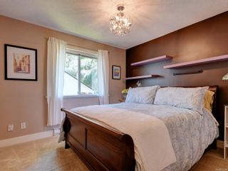Photo 17: 1279 Knockan Dr in Saanich: SW Strawberry Vale House for sale (Saanich West)  : MLS®# 877596