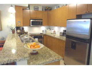 Photo 2: # 301 15 E ROYAL AV in New Westminster: Fraserview NW Condo for sale in "VICTORIA HILL HIGH RISES" : MLS®# V989264