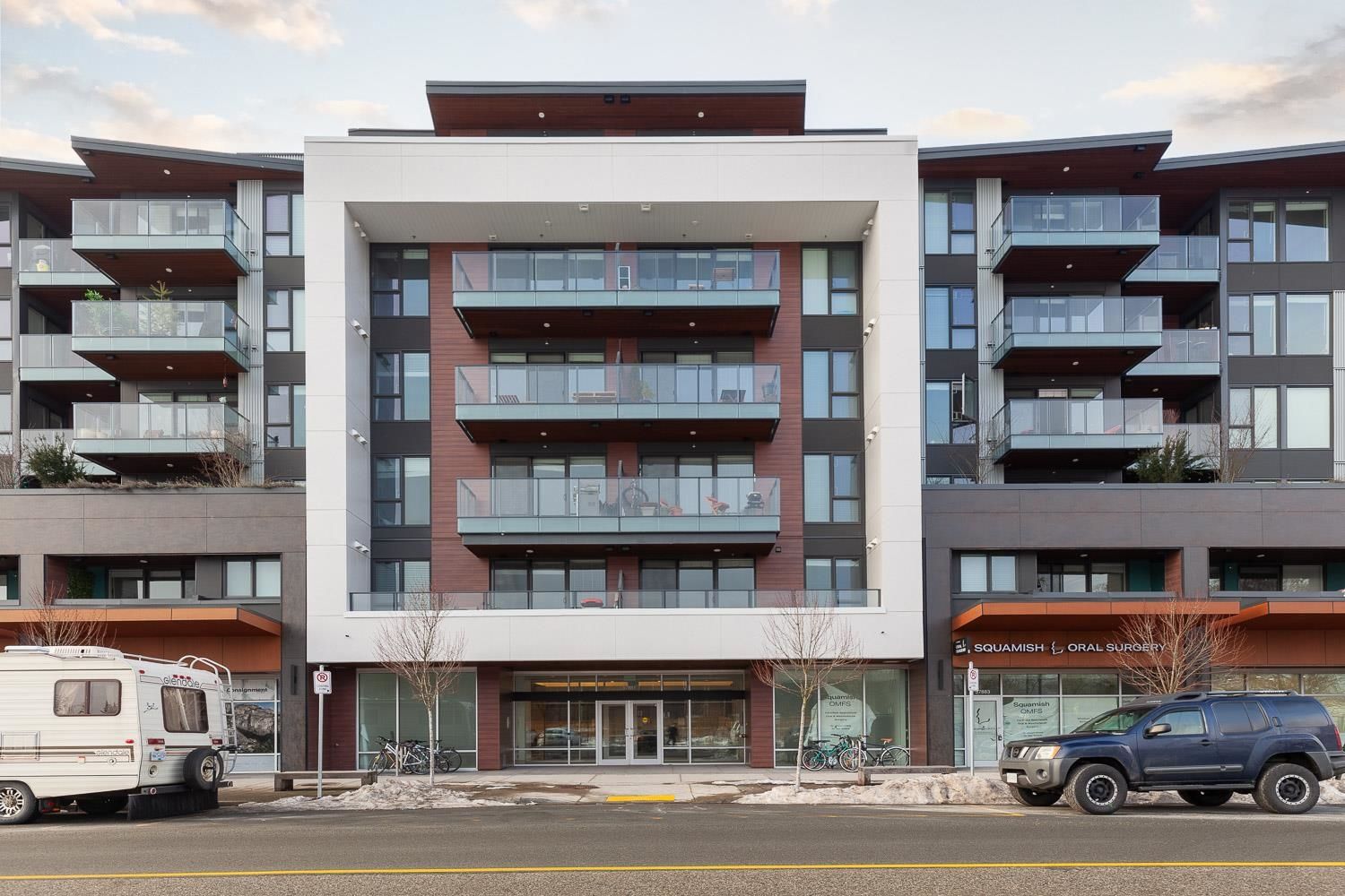 Main Photo: 313 37881 CLEVELAND AVENUE in Squamish: Downtown SQ Condo for sale : MLS®# R2645595
