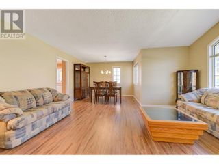 Photo 12: 4123 San Clemente Avenue in Peachland: House for sale : MLS®# 10309722