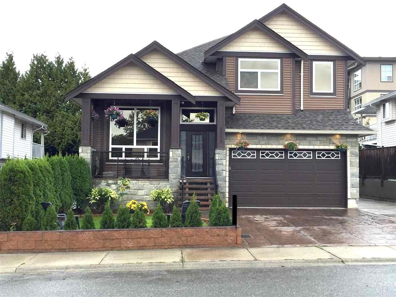 Main Photo: 3271 SPARROW Drive in Abbotsford: Abbotsford West House for sale : MLS®# R2758900