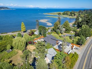 Photo 4: 3938 Island Hwy in Royston: CV Courtenay South House for sale (Comox Valley)  : MLS®# 881986