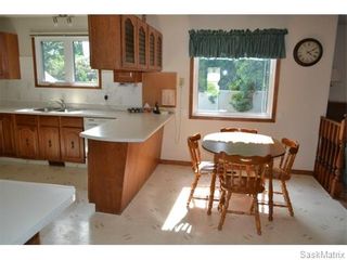 Photo 4: 707 Tobin Terrace in Saskatoon: Lawson Heights Single Family Dwelling for sale (Saskatoon Area 03)  : MLS®# 543284