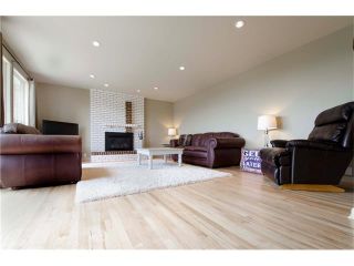 Photo 3: 5815 COACH HILL Road SW in Calgary: Coach Hill House for sale : MLS®# C4085470