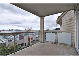Photo 9: 306 333 E 1ST Street in North Vancouver: Lower Lonsdale Condo for sale in "VISTA WEST" : MLS®# V938154