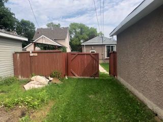 Photo 7: 370 Lariviere Street in Winnipeg: Norwood Residential for sale (2B)  : MLS®# 202218418