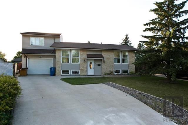 Main Photo: 174 James Carleton Drive in Winnipeg: Maples Residential for sale (4H)  : MLS®# 1820048