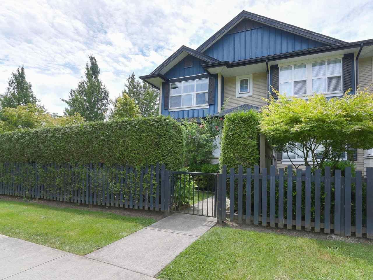 Main Photo: 1 18199 70 Avenue in Surrey: Cloverdale BC Townhouse for sale in "AUGUSTA" (Cloverdale)  : MLS®# R2418481