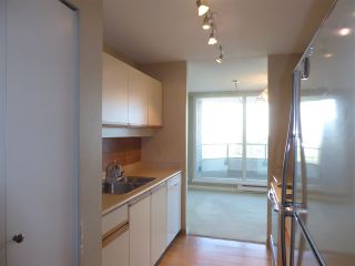 Photo 12: 706 5790 PATTERSON Avenue in Burnaby: Metrotown Condo for sale in "REGENT" (Burnaby South)  : MLS®# R2445152