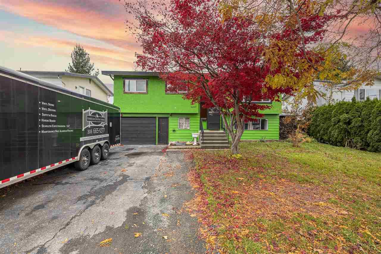 Main Photo: 46397 ANGELA Avenue in Chilliwack: Chilliwack E Young-Yale House for sale in "Hazel Park" : MLS®# R2516917