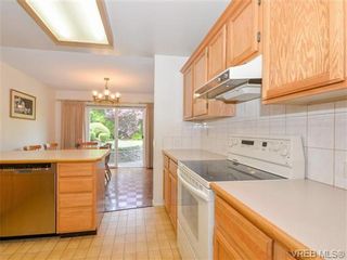 Photo 6: 10 1950 Cultra Ave in SAANICHTON: CS Saanichton Row/Townhouse for sale (Central Saanich)  : MLS®# 731836