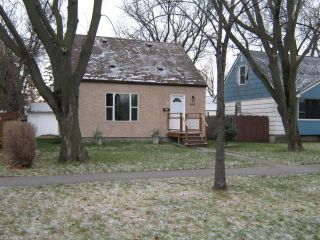 Photo 2: 834 BEACH Avenue in WINNIPEG: East Kildonan Residential for sale (North East Winnipeg)  : MLS®# 1023440