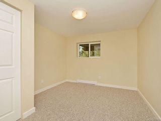 Photo 16: 560 Tait St in VICTORIA: SW Glanford House for sale (Saanich West)  : MLS®# 699062