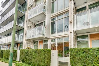 Main Photo: 712 W 8TH Avenue in Vancouver: Fairview VW Townhouse for sale in "700 WEST 8TH" (Vancouver West)  : MLS®# R2834216