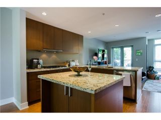 Photo 1: 305 1155 THE HIGH Street in Coquitlam: Home for sale : MLS®# V1123644