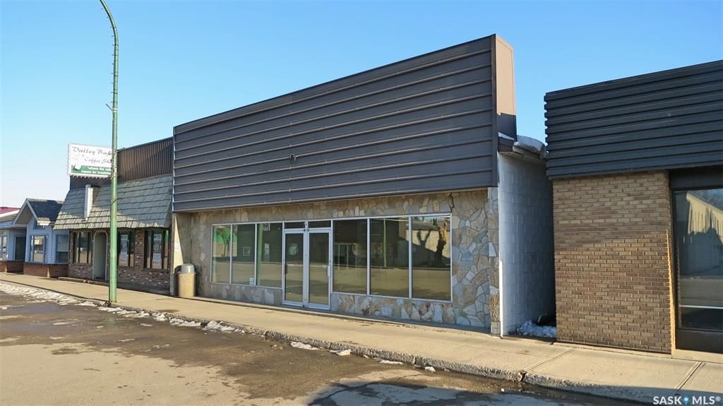 Main Photo: 141 Broadway Street East in Fort Qu'Appelle: Commercial for sale : MLS®# SK880834