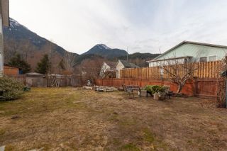 Photo 31: 1023 BROTHERS Place in Squamish: Northyards 1/2 Duplex for sale : MLS®# R2663803