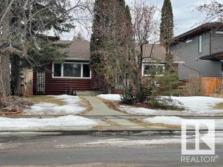 Photo 2: 9704 143 Street NW in Edmonton: Zone 10 House for sale : MLS®# E4377656