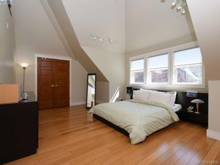 Photo 11: 2 2310 Wark St in VICTORIA: Vi Central Park Row/Townhouse for sale (Victoria)  : MLS®# 822852