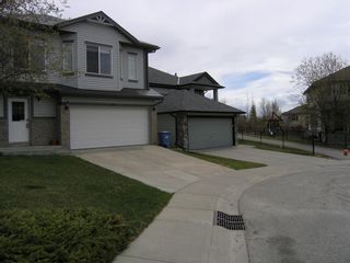 Photo 2: 112 Rockyledge Crescent NW in Calgary: Rocky Ridge Detached for sale : MLS®# A1219822