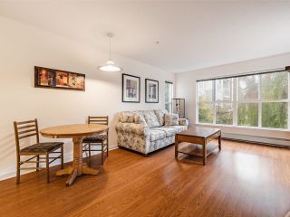 Photo 4: 209 2266 ATKINS Avenue in Port Coquitlam: Central Pt Coquitlam Condo for sale in "Mayfair Terrace" : MLS®# R2627672