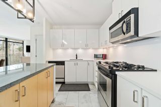 Photo 4: 402 175 W 1ST Street in North Vancouver: Lower Lonsdale Condo for sale in "TIME BUILDING" : MLS®# R2759118