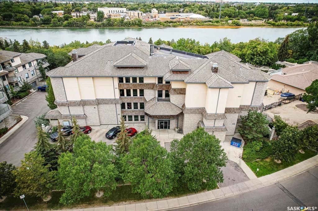 Main Photo: 209 615 Saskatchewan Crescent West in Saskatoon: Buena Vista Residential for sale : MLS®# SK908003