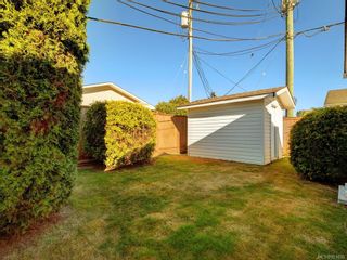 Photo 18: 10 7570 Tetayut Rd in Central Saanich: CS Hawthorne Manufactured Home for sale : MLS®# 921038