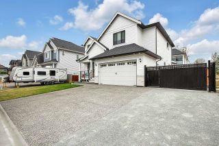 Photo 1: 2 20351 98 Avenue in Langley: Walnut Grove House for sale : MLS®# R2774884