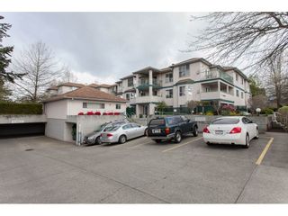 Photo 2: 202 5955 177B Street in Surrey: Cloverdale BC Condo for sale in "WINDSOR PLACE" (Cloverdale)  : MLS®# R2160255