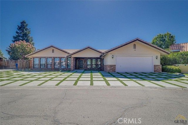 Main Photo: House for sale : 3 bedrooms : 5724 Panorama Crest Drive in Bakersfield