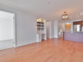 Photo 9: 320 221 E 3RD Street in North Vancouver: Lower Lonsdale Condo for sale : MLS®# R2877047