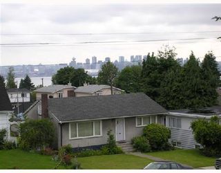 Photo 10: 342 W 15TH Street in North Vancouver: Central Lonsdale House for sale : MLS®# V654405