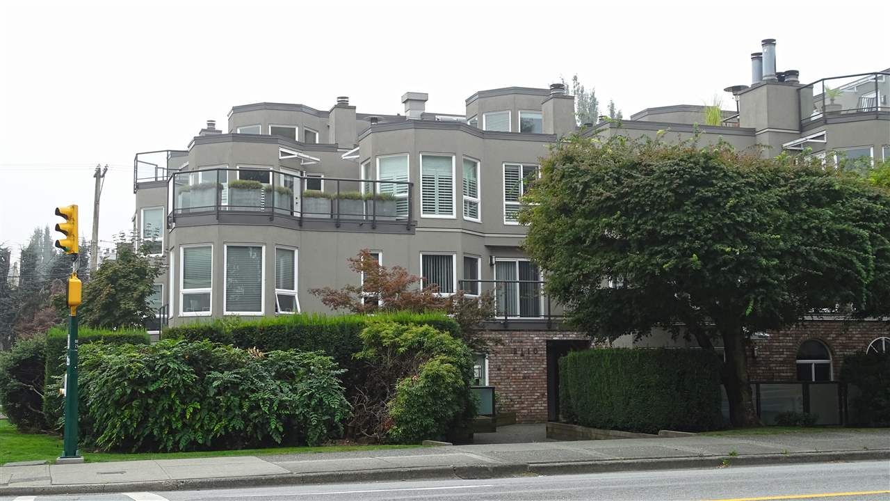 Main Photo: 205 2110 CORNWALL Avenue in Vancouver: Kitsilano Condo for sale (Vancouver West)  : MLS®# R2498239