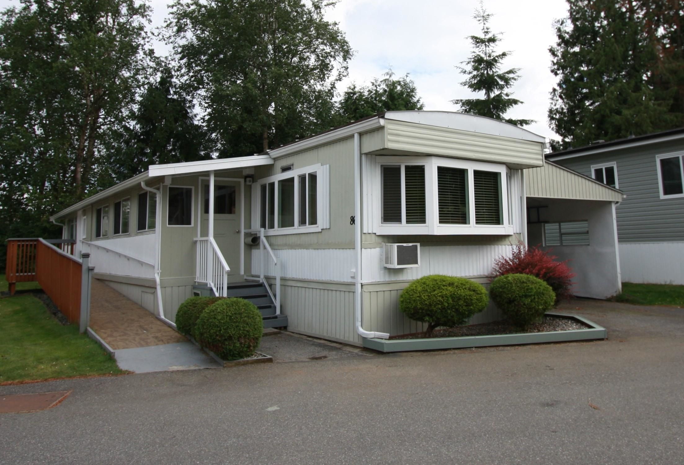 Main Photo: 86 24330 FRASER Highway in Langley: Aldergrove Langley Manufactured Home for sale in "Langley Grove Estates" : MLS®# R2709699
