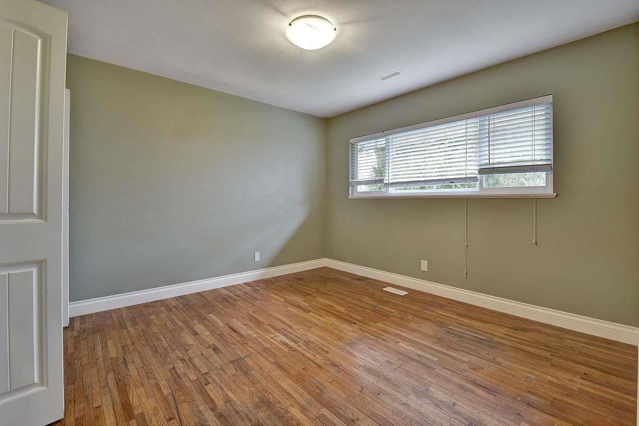Photo 14: Photos: 1751 EASTERN Drive in Port Coquitlam: Mary Hill House for sale : MLS®# R2647232