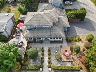 Photo 2: 1483 136 Street in Surrey: Crescent Bch Ocean Pk. 1/2 Duplex for sale (South Surrey White Rock)  : MLS®# R2622071