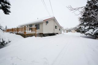 Photo 2: 12286 242 Road in Charlie Lake: Lakeshore House for sale (Fort St. John (Zone 60))  : MLS®# R2222938