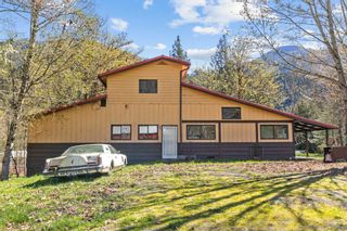 Photo 4: 26621 MOUNTAIN VALLEY Way in Hope: Yale – Dogwood Valley House for sale (Fraser Canyon)  : MLS®# R2867856